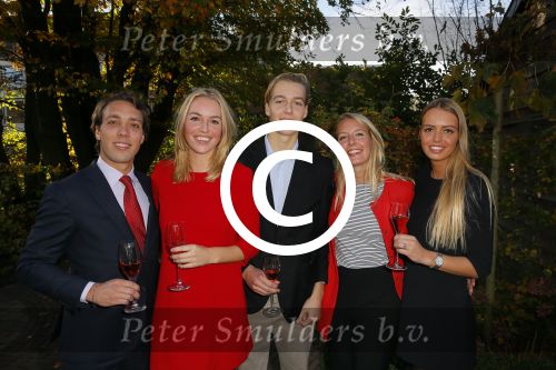 Vaassen 9 november 2014
Presentatie nieuwe produktlijn Aad Ouborg Bourgini genaamd. De presentatie is in restaurant de Leest van Jacob Jan Boerma. Tim Florentine Nikki Lotte en Jaap Ouborg en Aad en Dorien