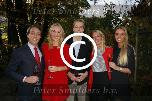 Vaassen 9 november 2014
Presentatie nieuwe produktlijn Aad Ouborg Bourgini genaamd. De presentatie is in restaurant de Leest van Jacob Jan Boerma. Tim Florentine Nikki Lotte en Jaap Ouborg en Aad en Dorien