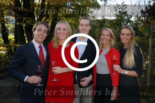Vaassen 9 november 2014
Presentatie nieuwe produktlijn Aad Ouborg Bourgini genaamd. De presentatie is in restaurant de Leest van Jacob Jan Boerma. Tim Florentine Nikki Lotte en Jaap Ouborg en Aad en Dorien