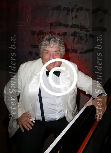 Vaassen 9 november 2014
Presentatie nieuwe produktlijn Aad Ouborg Bourgini genaamd. De presentatie is in restaurant de Leest van Jacob Jan Boerma. Tonny Eyk
