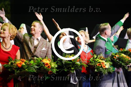 Den Bosch 23 november 2014
Premiere Sound of music in de parade in Den Bosch. 
De cast bestaat uit Anouk Maas Ad Knippels Maaike Widdershoven
Tony Neef Cindy Bell en  Vajen v d Bosch in de Albert Verlinde produktie.