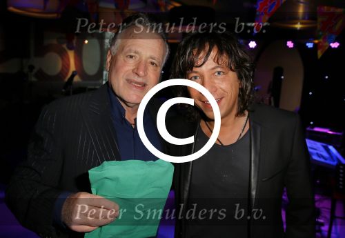 Amsterdam 7 december 2014
George Baker ( Hans Bouwens) vietr met familie en collega\'s zijn 70e verjaardag. George met Vinzzent