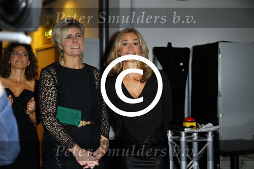 Amsterdam 11 december 2014
Presentatie van het nieuwe tijdschrift en platform van Wendy v Dijk.
Prinses Laurentien onthult het eerste exemplaar.