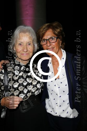 Amsterdam 11 december 2014
Presentatie van het nieuwe tijdschrift en platform van Wendy v Dijk.
Prinses Laurentien onthult het eerste exemplaar. Moeder Wendy en Erland
