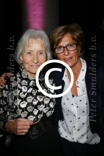 Amsterdam 11 december 2014
Presentatie van het nieuwe tijdschrift en platform van Wendy v Dijk.
Prinses Laurentien onthult het eerste exemplaar. Moeder Wendy en Erland
