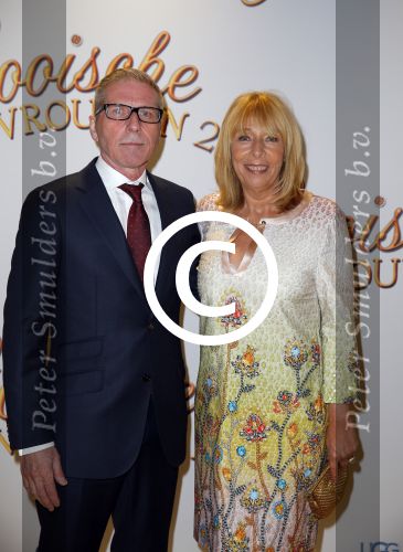 Amsterdam 1 december 2014
Premiere Gooische vrouwen 2 in het nieuwe de la mar met in de hoofdrollen Linda de Mol Lies Visschedijk Tjitske Reijdinga en Susan Visser. Will Koopman met man en moeder