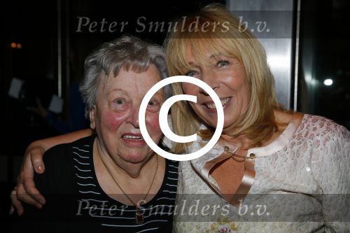Amsterdam 1 december 2014
Premiere Gooische vrouwen 2 in het nieuwe de la mar met in de hoofdrollen Linda de Mol Lies Visschedijk Tjitske Reijdinga en Susan Visser. Will Koopman met man en moeder