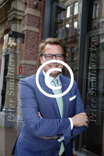Amsterdam 23 november 2015 
Irene v d Laar stapt uit taxi.5 jaar nieuwe de la mar en 15 jaar de joop en Janine v d Ende foundation. Albert Verlinde
