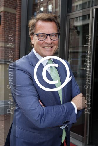 Amsterdam 23 november 2015 
Irene v d Laar stapt uit taxi.5 jaar nieuwe de la mar en 15 jaar de joop en Janine v d Ende foundation. Albert Verlinde