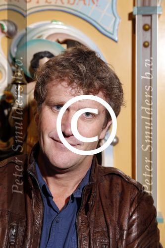 Halfweg 19 november 2015
presentatie SBS6 in sugar city. Alberto Stegeman
