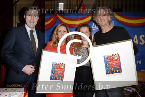 Amsterdam 20 november 2015 Presentatie meezing sinterklaasboek van Angela Groothuizen.