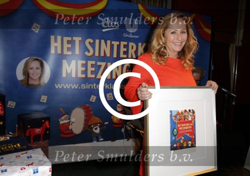 Amsterdam 20 november 2015 Presentatie meezing sinterklaasboek van Angela Groothuizen.