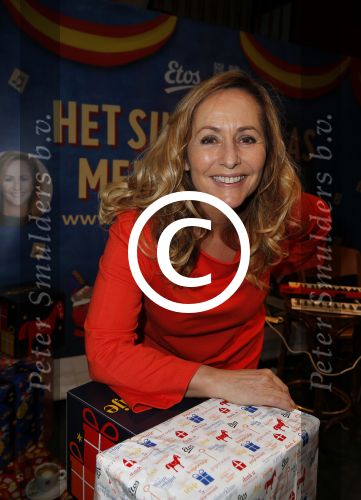 Amsterdam 20 november 2015 Presentatie meezing sinterklaasboek van Angela Groothuizen.