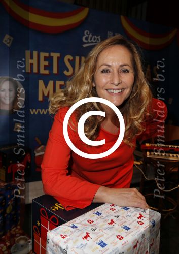 Amsterdam 20 november 2015 Presentatie meezing sinterklaasboek van Angela Groothuizen.