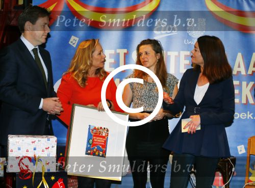Amsterdam 20 november 2015 Presentatie meezing sinterklaasboek van Angela Groothuizen.