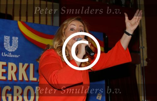 Amsterdam 20 november 2015 Presentatie meezing sinterklaasboek van Angela Groothuizen.