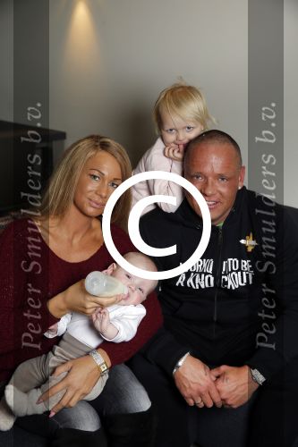 Den Haag, 23 November 2015
Barbie Samantha v d Plas met haar man Michael v d Plas en hun twee kinderen