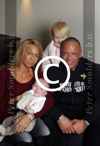 Den Haag, 23 November 2015
Barbie Samantha v d Plas met haar man Michael v d Plas en hun twee kinderen