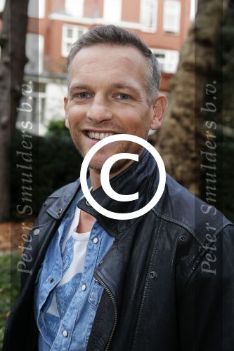 Amsterdam 20 november 2015 
Gigi Ravelle met haar vriend Roger Hodenius aan het winkelen.Presentatie cast Manneharten 2 met Daan Schuurmans, Barry Atsma, Jeroen Spitzenberger, Fabian Jansen en Mingus Dagelet.