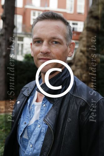 Amsterdam 20 november 2015 
Gigi Ravelle met haar vriend Roger Hodenius aan het winkelen.Presentatie cast Manneharten 2 met Daan Schuurmans, Barry Atsma, Jeroen Spitzenberger, Fabian Jansen en Mingus Dagelet.