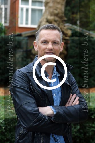 Amsterdam 20 november 2015 
Gigi Ravelle met haar vriend Roger Hodenius aan het winkelen.Presentatie cast Manneharten 2 met Daan Schuurmans, Barry Atsma, Jeroen Spitzenberger, Fabian Jansen en Mingus Dagelet.