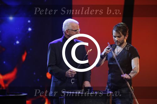 Aalsmeer 20 november 2015
Sabia Boulahrouz zwanger in het programma Mindmasters van SBS6.
Mindmasters Live, Uri Geller, Walter Rolfo, Patty Brard  Wolter Kroes Jochem v Gelder Peter R de Vries Boer geile Geert Monique Smit Patty Brard Kay nambiar en K# Lisa Michels. Kim LIan v d Meij presenteert het in studio Aalsmeer.