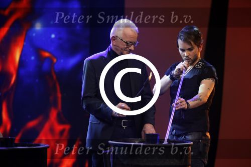 Aalsmeer 20 november 2015
Sabia Boulahrouz zwanger in het programma Mindmasters van SBS6.
Mindmasters Live, Uri Geller, Walter Rolfo, Patty Brard  Wolter Kroes Jochem v Gelder Peter R de Vries Boer geile Geert Monique Smit Patty Brard Kay nambiar en K# Lisa Michels. Kim LIan v d Meij presenteert het in studio Aalsmeer.