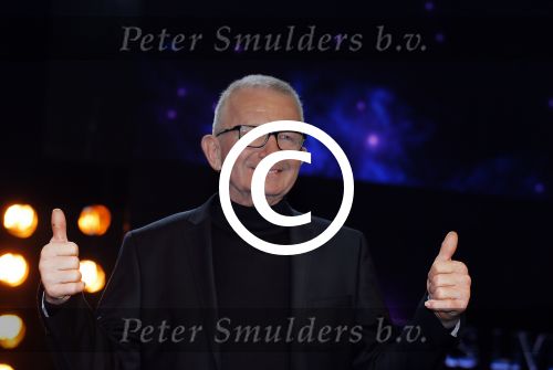 Aalsmeer 20 november 2015
Sabia Boulahrouz zwanger in het programma Mindmasters van SBS6.
Mindmasters Live, Uri Geller, Walter Rolfo, Patty Brard  Wolter Kroes Jochem v Gelder Peter R de Vries Boer geile Geert Monique Smit Patty Brard Kay nambiar en K# Lisa Michels. Kim LIan v d Meij presenteert het in studio Aalsmeer.