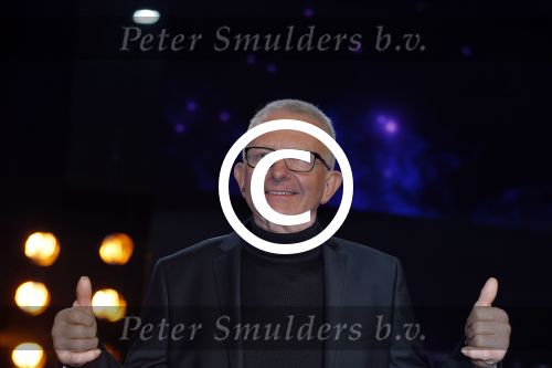 Aalsmeer 20 november 2015
Sabia Boulahrouz zwanger in het programma Mindmasters van SBS6.
Mindmasters Live, Uri Geller, Walter Rolfo, Patty Brard  Wolter Kroes Jochem v Gelder Peter R de Vries Boer geile Geert Monique Smit Patty Brard Kay nambiar en K# Lisa Michels. Kim LIan v d Meij presenteert het in studio Aalsmeer.
