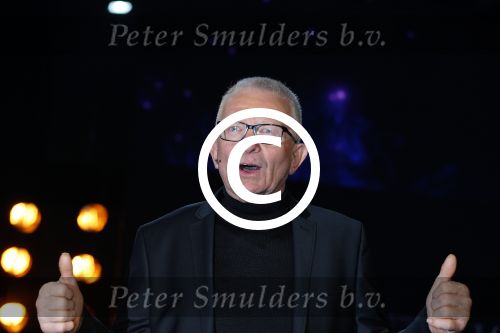 Aalsmeer 20 november 2015
Sabia Boulahrouz zwanger in het programma Mindmasters van SBS6.
Mindmasters Live, Uri Geller, Walter Rolfo, Patty Brard  Wolter Kroes Jochem v Gelder Peter R de Vries Boer geile Geert Monique Smit Patty Brard Kay nambiar en K# Lisa Michels. Kim LIan v d Meij presenteert het in studio Aalsmeer.