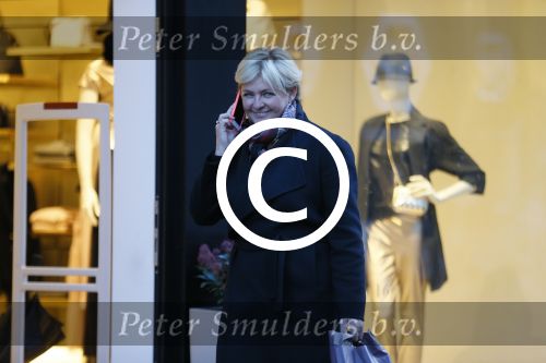 Amsterdam 25 november 2015 
Caroline Tensen doet boodschappen op de pc hooftstraat