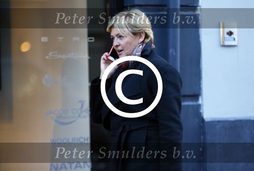 Amsterdam 25 november 2015 
Caroline Tensen doet boodschappen op de pc hooftstraat