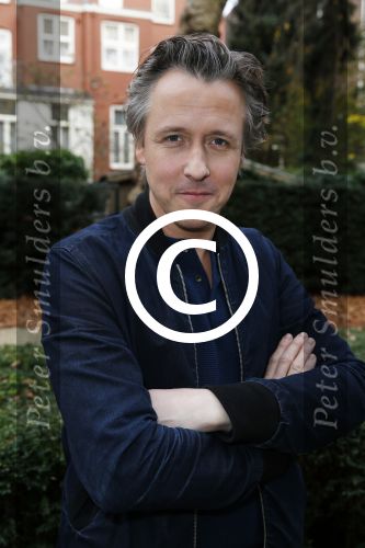 Amsterdam 20 november 2015 
Gigi Ravelle met haar vriend Roger Hodenius aan het winkelen.Presentatie cast Manneharten 2 met Daan Schuurmans, Barry Atsma, Jeroen Spitzenberger, Fabian Jansen en Mingus Dagelet.