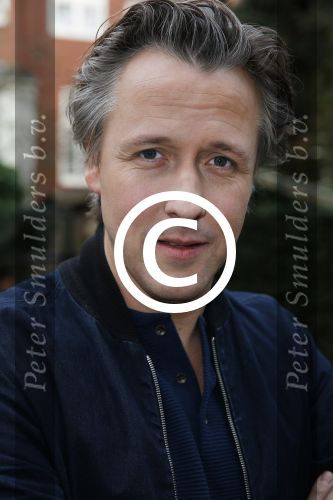 Amsterdam 20 november 2015 
Gigi Ravelle met haar vriend Roger Hodenius aan het winkelen.Presentatie cast Manneharten 2 met Daan Schuurmans, Barry Atsma, Jeroen Spitzenberger, Fabian Jansen en Mingus Dagelet.
