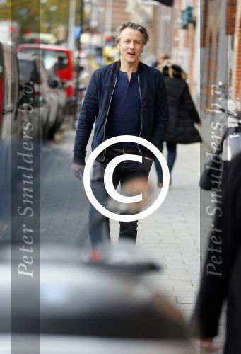 Amsterdam 20 november 2015 
Gigi Ravelle met haar vriend Roger Hodenius aan het winkelen.Presentatie cast Manneharten 2 met Daan Schuurmans, Barry Atsma, Jeroen Spitzenberger, Fabian Jansen en Mingus Dagelet.