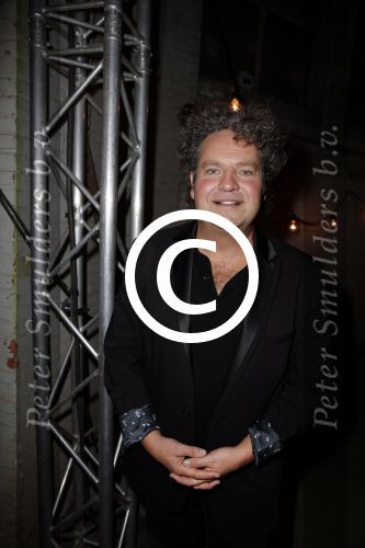 Halfweg 19 november 2015
presentatie SBS6 in sugar city. 
Dirk Zeelenberg