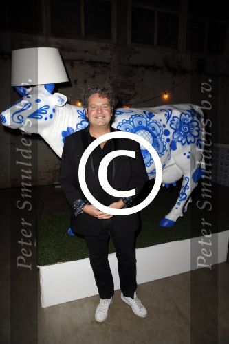 Halfweg 19 november 2015
presentatie SBS6 in sugar city. 
Dirk Zeelenberg