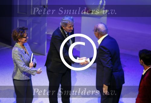 Amsterdam 23 november 2015 
Irene v d Laar stapt uit taxi.5 jaar nieuwe de la mar en 15 jaar de joop en Janine v d Ende foundation. Eberhard v d Laan