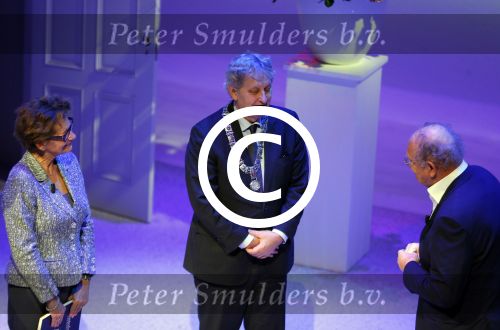 Amsterdam 23 november 2015 
Irene v d Laar stapt uit taxi.5 jaar nieuwe de la mar en 15 jaar de joop en Janine v d Ende foundation. Eberhard v d Laan