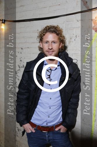 Halfweg 19 november 2015
presentatie SBS6 in sugar city. Ewout Genemans