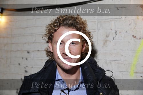 Halfweg 19 november 2015
presentatie SBS6 in sugar city. Ewout Genemans