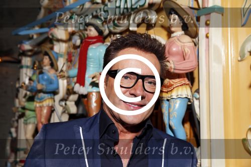 Halfweg 19 november 2015
presentatie SBS6 in sugar city. 
Gerard Joling