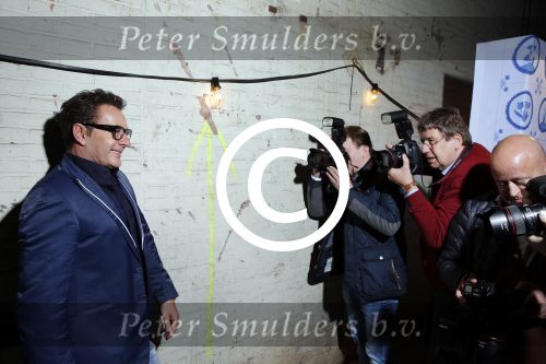 Halfweg 19 november 2015
presentatie SBS6 in sugar city. 
Gerard Joling