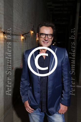 Halfweg 19 november 2015
presentatie SBS6 in sugar city. 
Gerard Joling