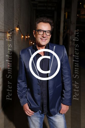 Halfweg 19 november 2015
presentatie SBS6 in sugar city. 
Gerard Joling