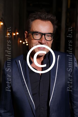 Halfweg 19 november 2015
presentatie SBS6 in sugar city. 
Gerard Joling