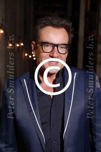 Halfweg 19 november 2015
presentatie SBS6 in sugar city. 
Gerard Joling