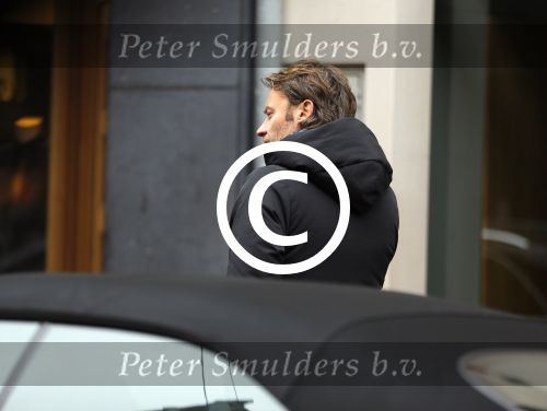 Amsterdam 20 november 2015 
Gigi Ravelli met haar vriend Roger Hodenius aan het winkelen.