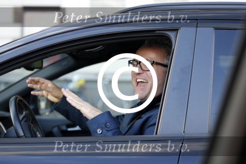 Amsterdam 28 november 2015
Gordon zingend in zijn auto
