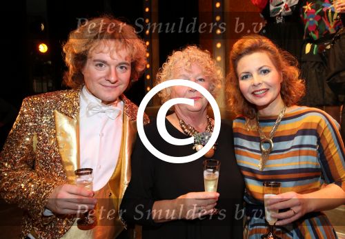 Haarlem 29 november 2015
Premiere Willem Ruis in de schouwburg van Haarlem.
Eva Ruis, Ineke  Mulder (ex Willem Ruis), Suus Ruis en Nicolas Ruis na afloop van de premiere van Willem Ruis, de show . Cast bestaat uit Xander v Vledder Maaike Widdershoven Johnny Kraaykamp en  Rob v d Meeberg .